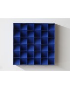 Blauwe porseleinen wandreliëfs